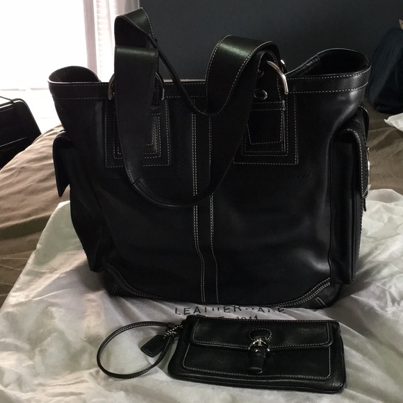 Coach Tote with matching wristlet - Picture 1 of 3